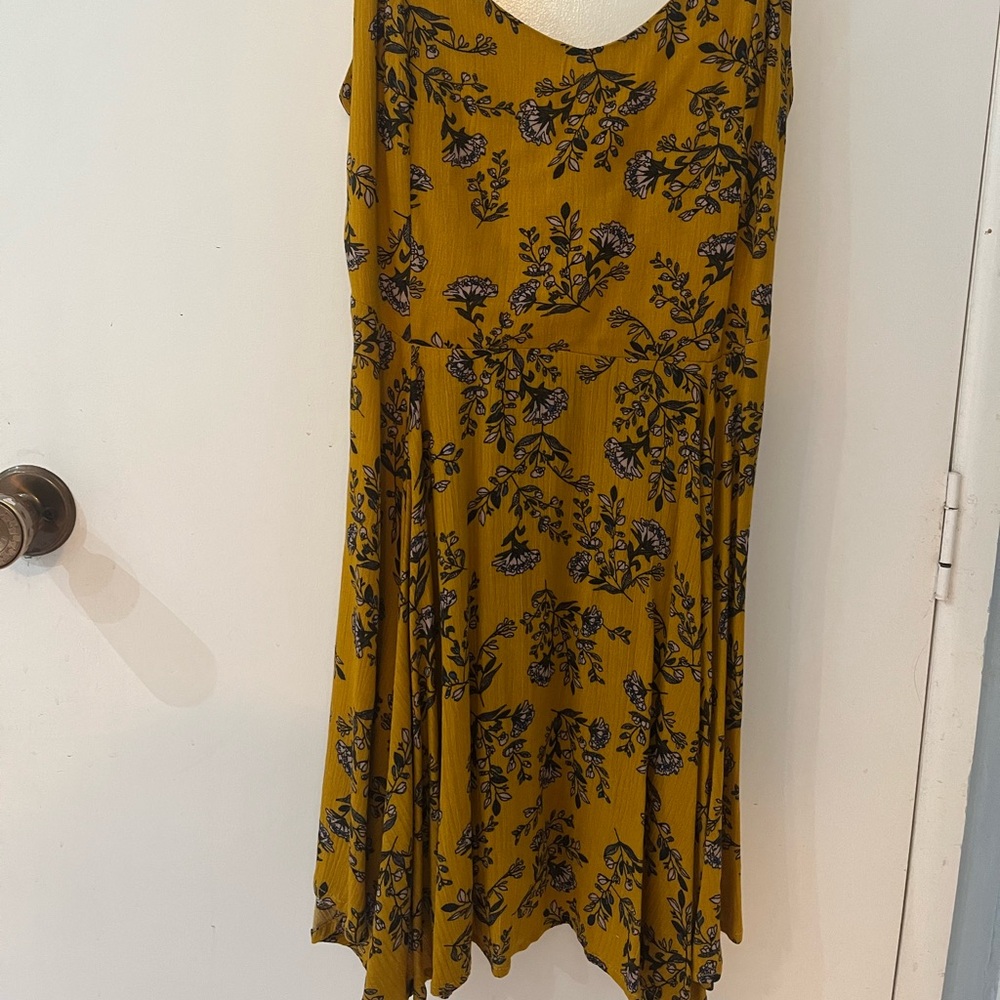 Happy yellow dress with blue flowers. Size S